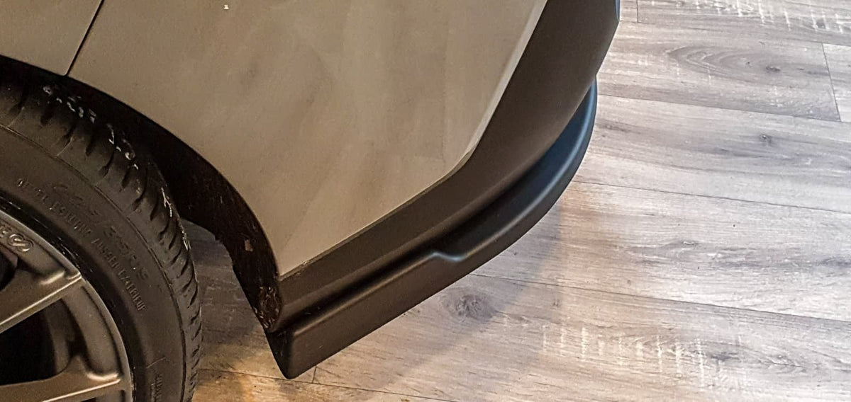 Bodykit für Hyundai i30N Fastback ab 2017-2021, in gutem Zustand, inklusive Stoßstangen, Seitenschweller und Heckdiffusor.