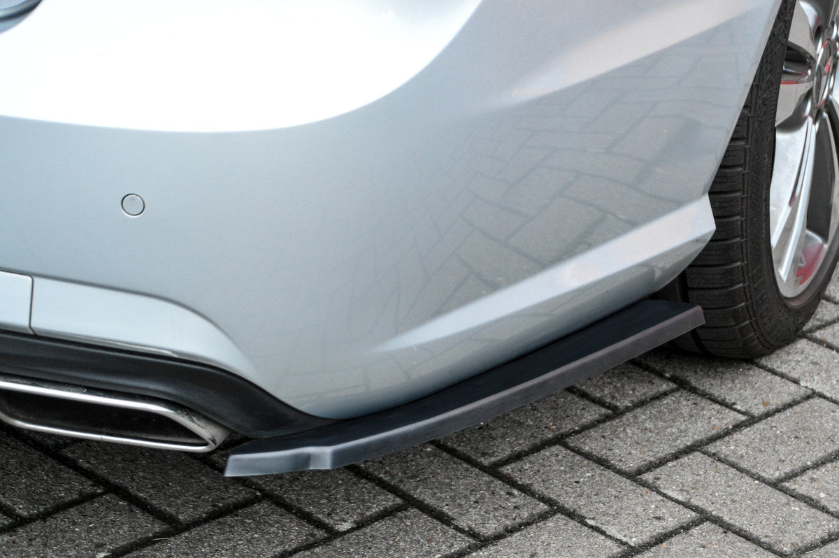 Seitenteile für Mercedes E-Klasse W212, Heckansatz von Ingo Noak Tuning, schwarze Karosserie- und Stoßstangenoptik