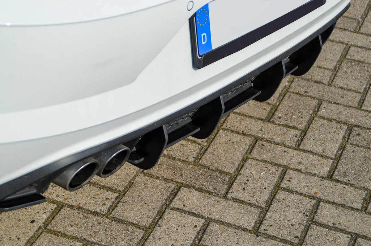 Ingo Noak Tuning Bodykit für VW Polo 6 GTI 2G (AW) mit Stoßstangen, Seitenschwellern und Heckansatz im Bild