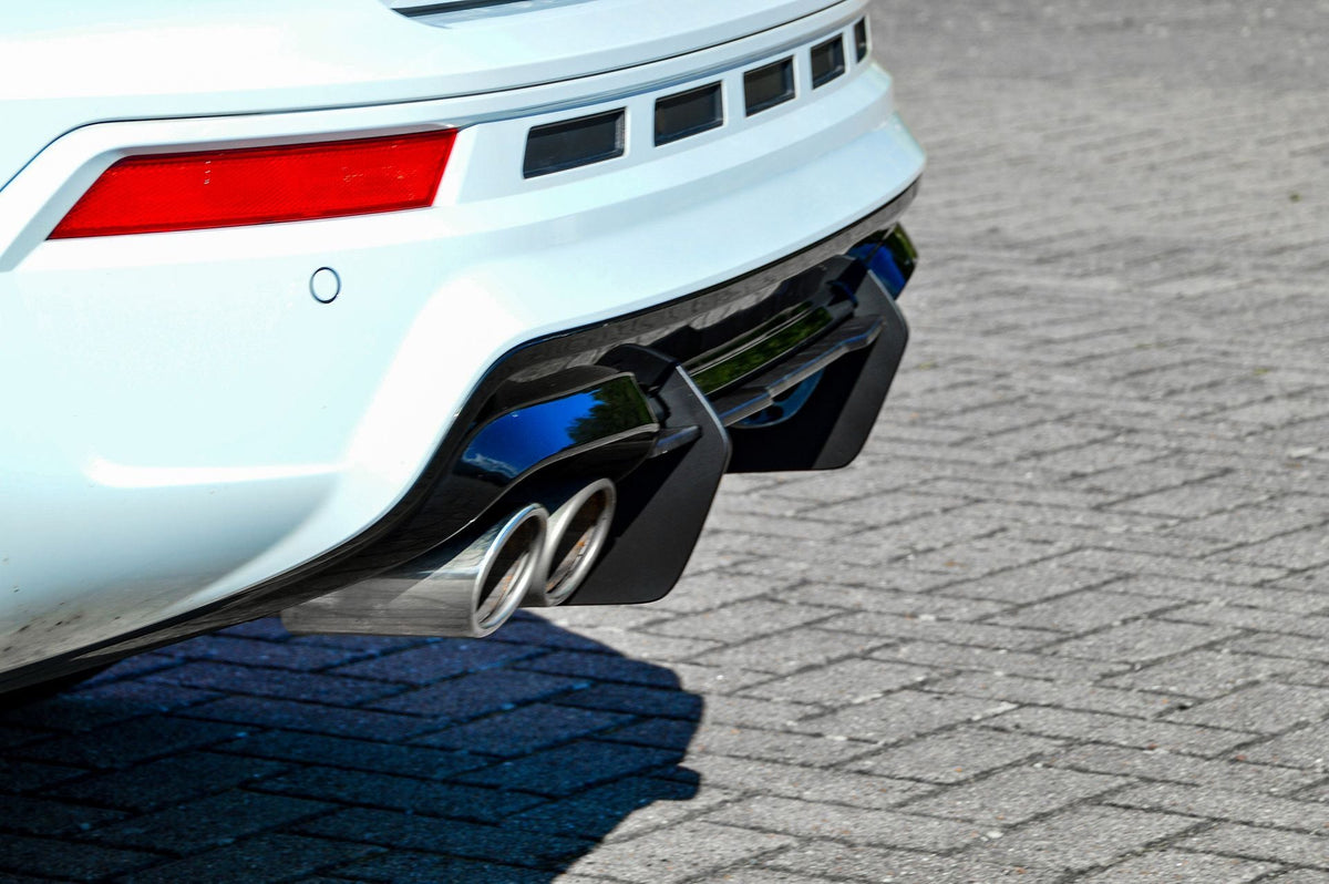 Gefräster Heckansatz Diffusor für Cupra Ateca 5FP mit AHK von Ingo Noak Tuning, aus hochwertigem Material, sichtbar auf dem Bild