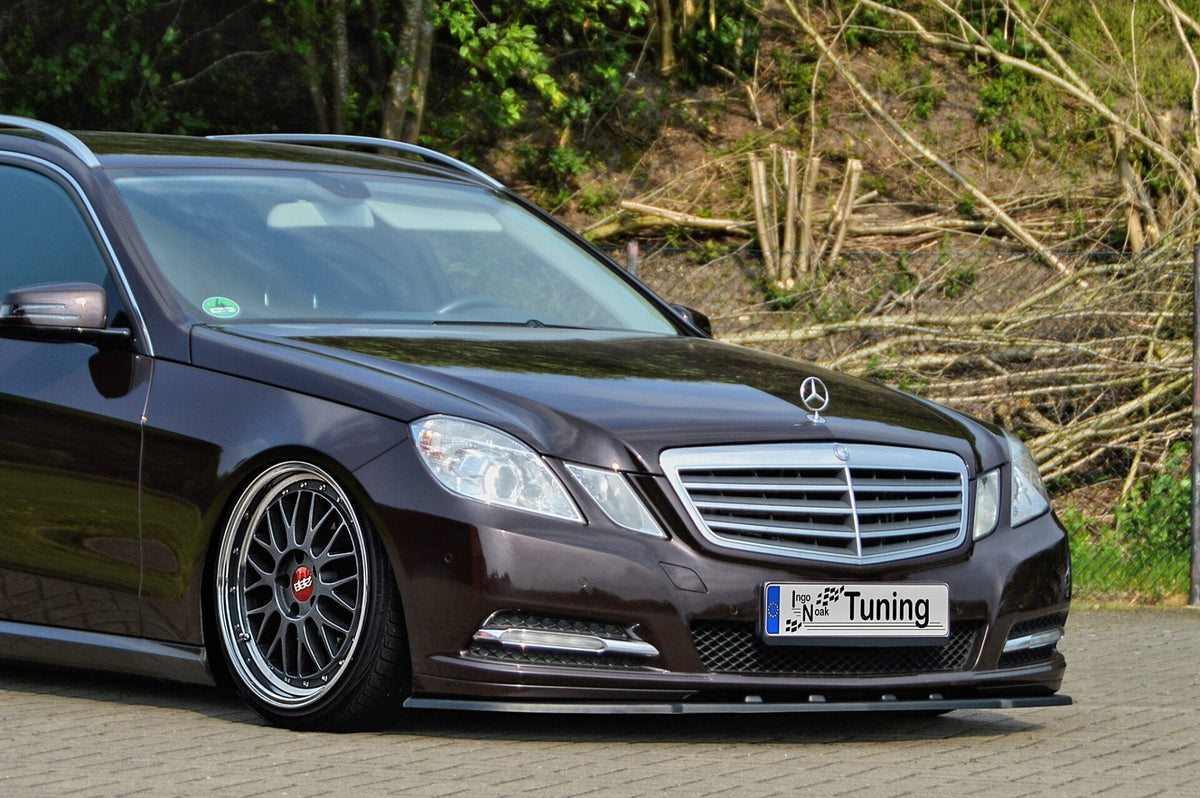 Frontspoilerlippe für E-Klasse W212 S212 V212 A207 C207 von Ingo Noak Tuning, zeigt die aerodynamische Autoverkleidung.