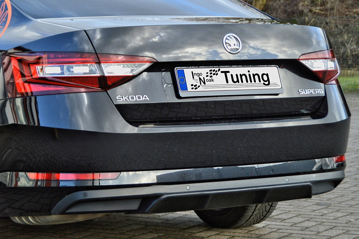 Hinterdiffusor für Skoda Superb 3V ab 2015, Ingo Noak Tuning, aus schwarzem Kunststoff, zeigt das Design der Heckschürze