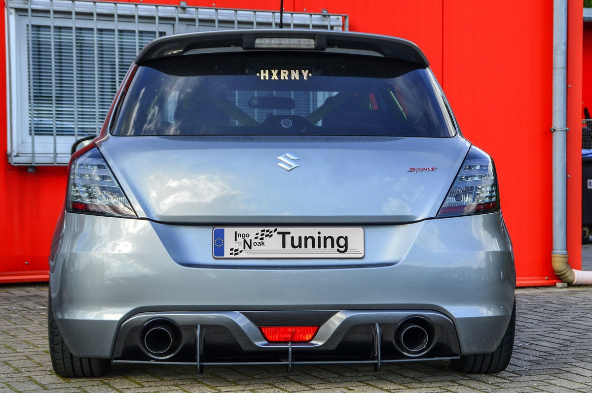 Ingo Noak Tuning Bodykit für Suzuki Swift Sport FZ/NZ, sichtbar auf dem Auto, mit aerodynamischen Karosserieteilen und Stoßstangen