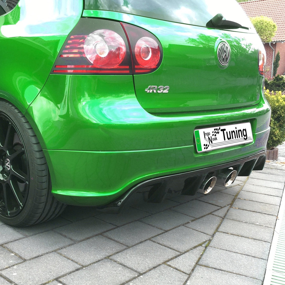 Heckansatz Diffusor für VW Golf 5 1K von Ingo Noak Tuning, aus schwarzem Kunststoff mit aerodynamischem Design