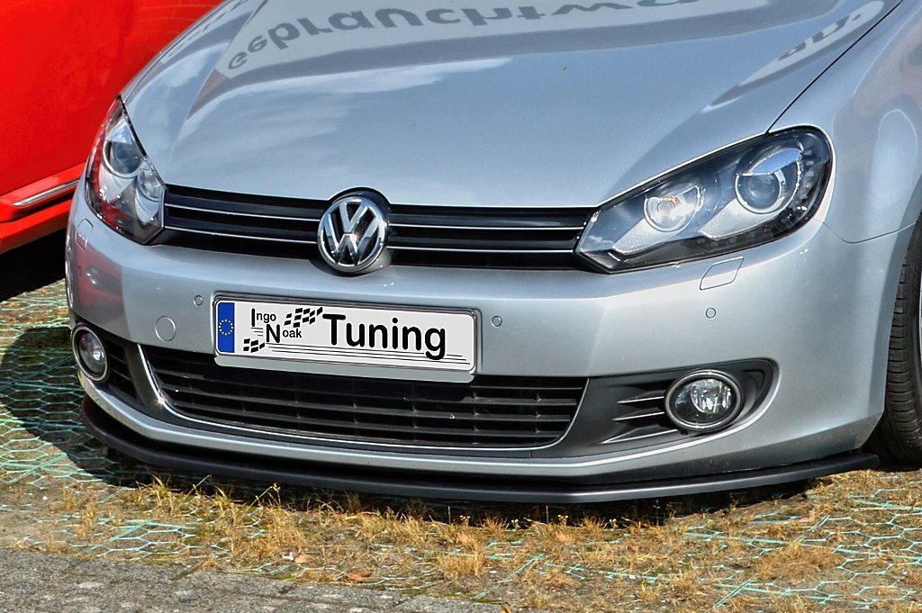 Frontspoilerlippe für VW Golf 6 1K von Ingo Noak Tuning, zeigt die aerodynamische Frontlippe aus Kunststoff.