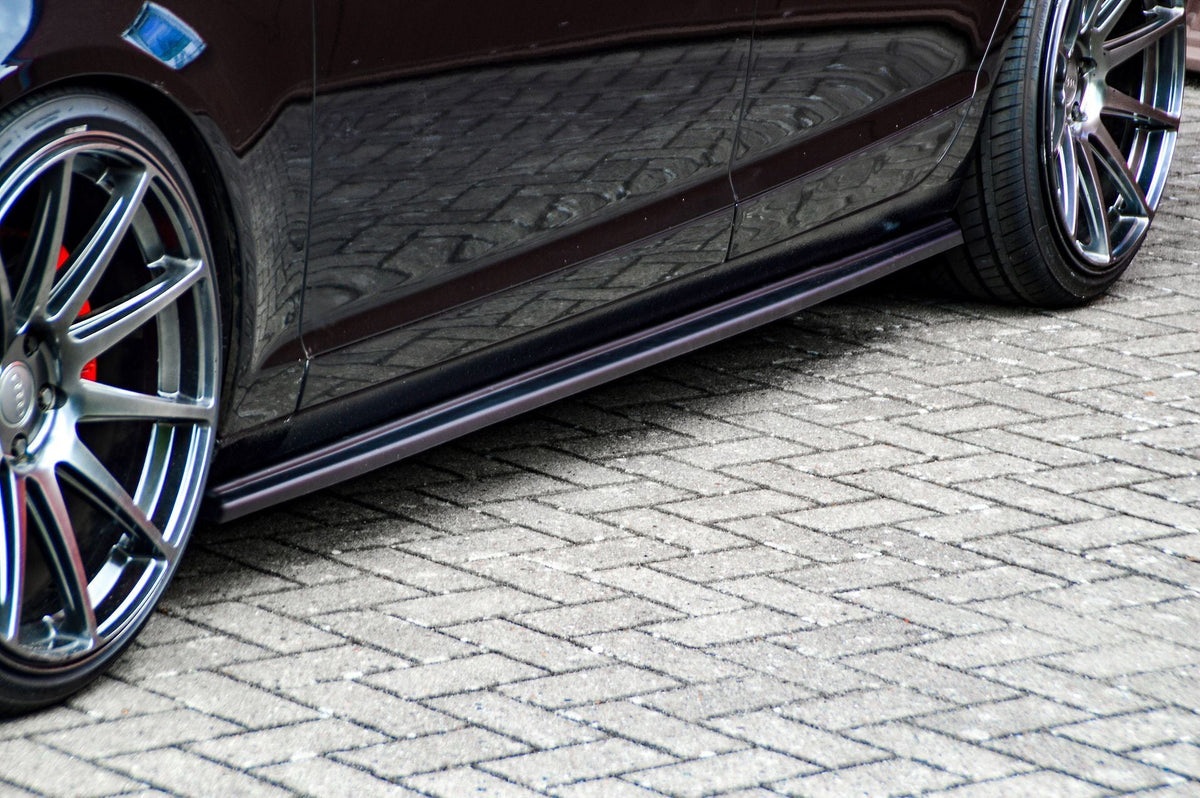 Seitenschweller für Audi A6 4F S-Line von Ingo Noak Tuning, schwarze Kunststoffteile für sportliches Design