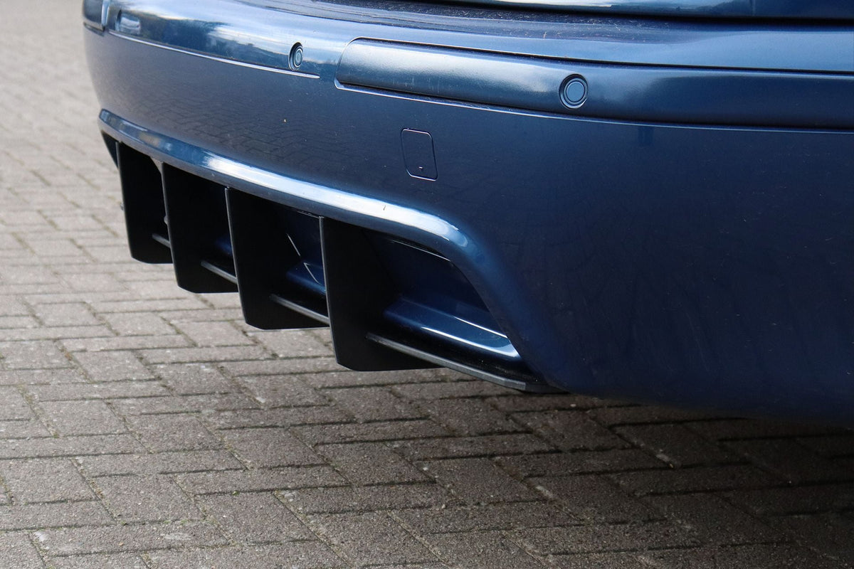 Gefräster Heckansatz für BMW 5er E39 M-Paket, Ingo Noak Tuning, aus hochwertigem Material, passt perfekt zum sportlichen Design.