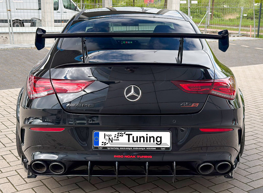 Gefräster Heckansatz aus ABS für Mercedes CLA 35/45 AMG mit Aeropaket, von Ingo Noak Tuning, zeigt die passgenaue Oberfläche.